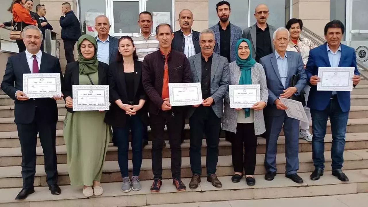 Yeşil Sol Parti Van Milletvekilleri mazbatalarını aldı Görseli