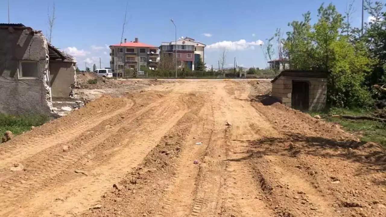 Van’da trafiğin yükünü azaltacak yeni yollar açılıyor! Görseli