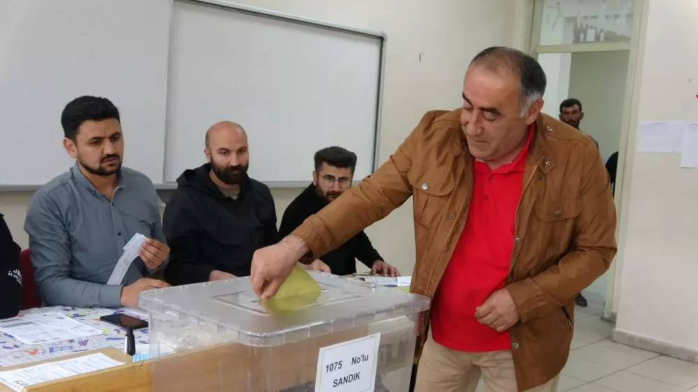 Vanlılar Oy Verme İşlemine Başladılar Görseli