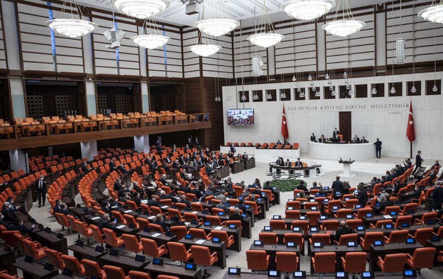 Van Milletvekilleri Yemin Ederek Görevlerine Başladılar Görseli
