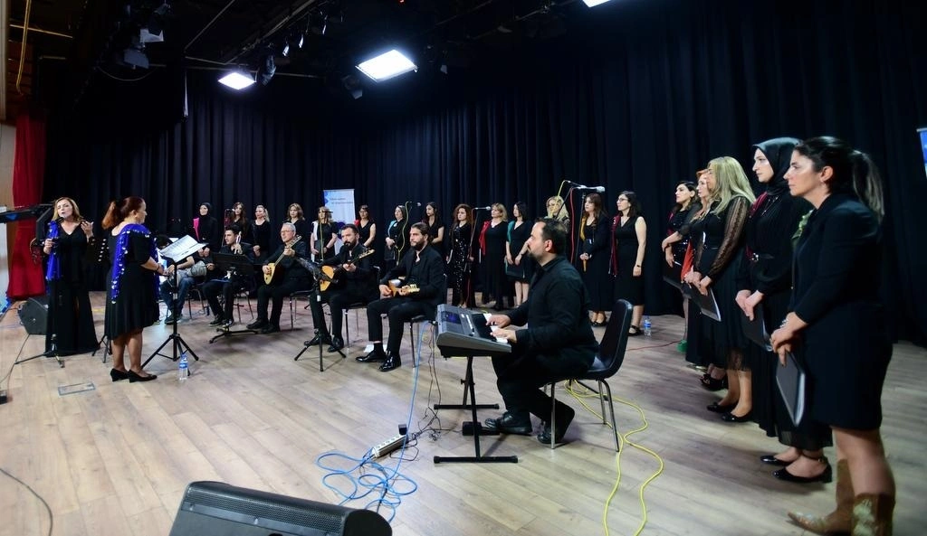 Van YYÜ'de Yürekleri Isıtan Konser Görseli