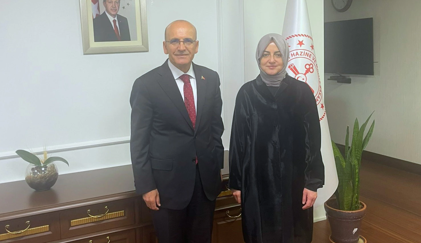 Gülşen Orhan'dan yeni bakanlara ziyaret Görseli