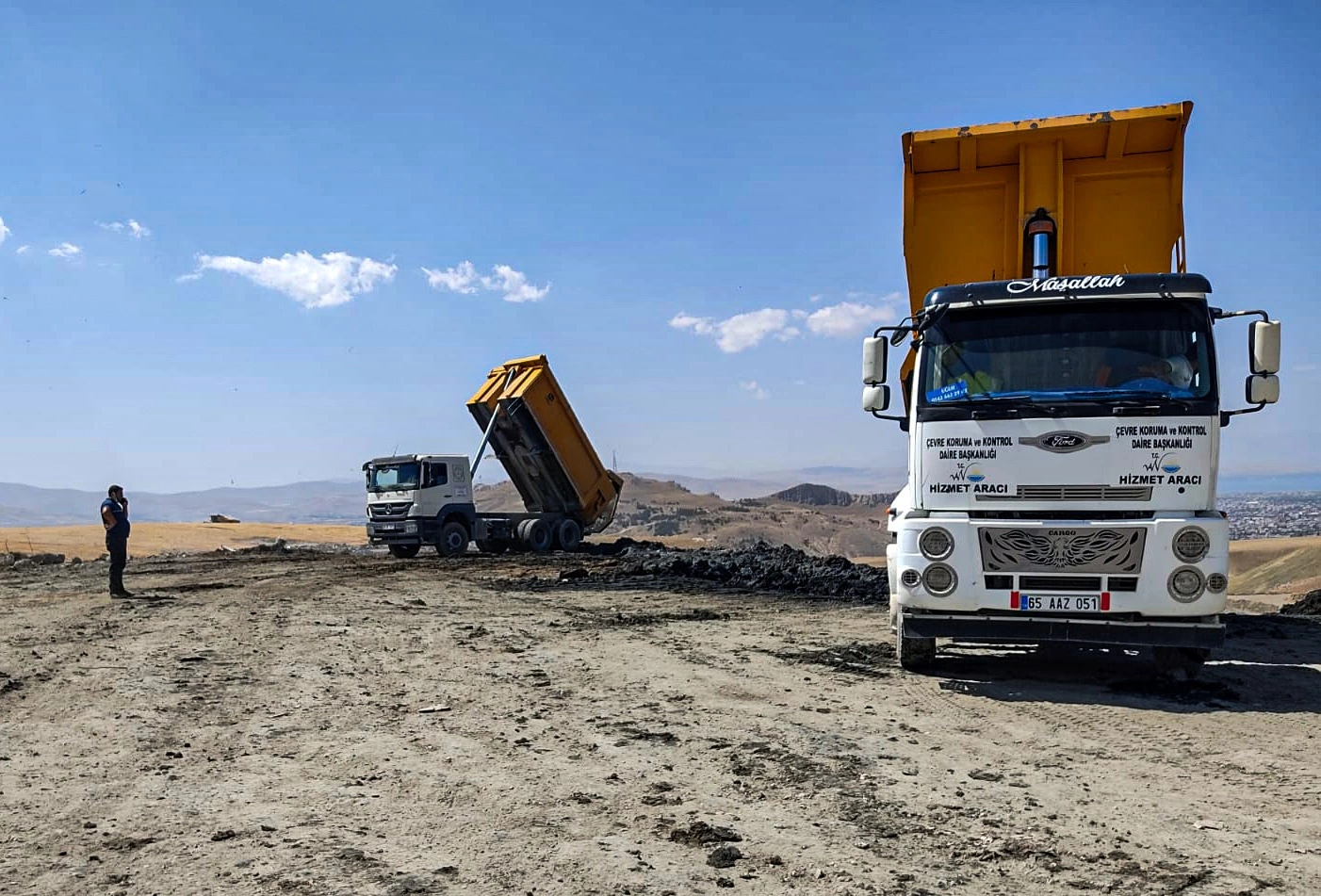 Van’da 950 ton yanmış saman taşındı Görseli