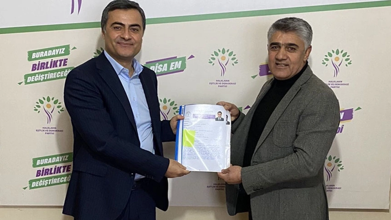 Abdullah Zeydan Dem Parti'den Van'dan aday adaylık başvurusu yaptı Görseli