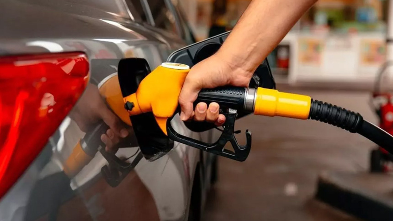 Araç sürücüleri dikkat! Motorine büyük zam geliyor! Görseli
