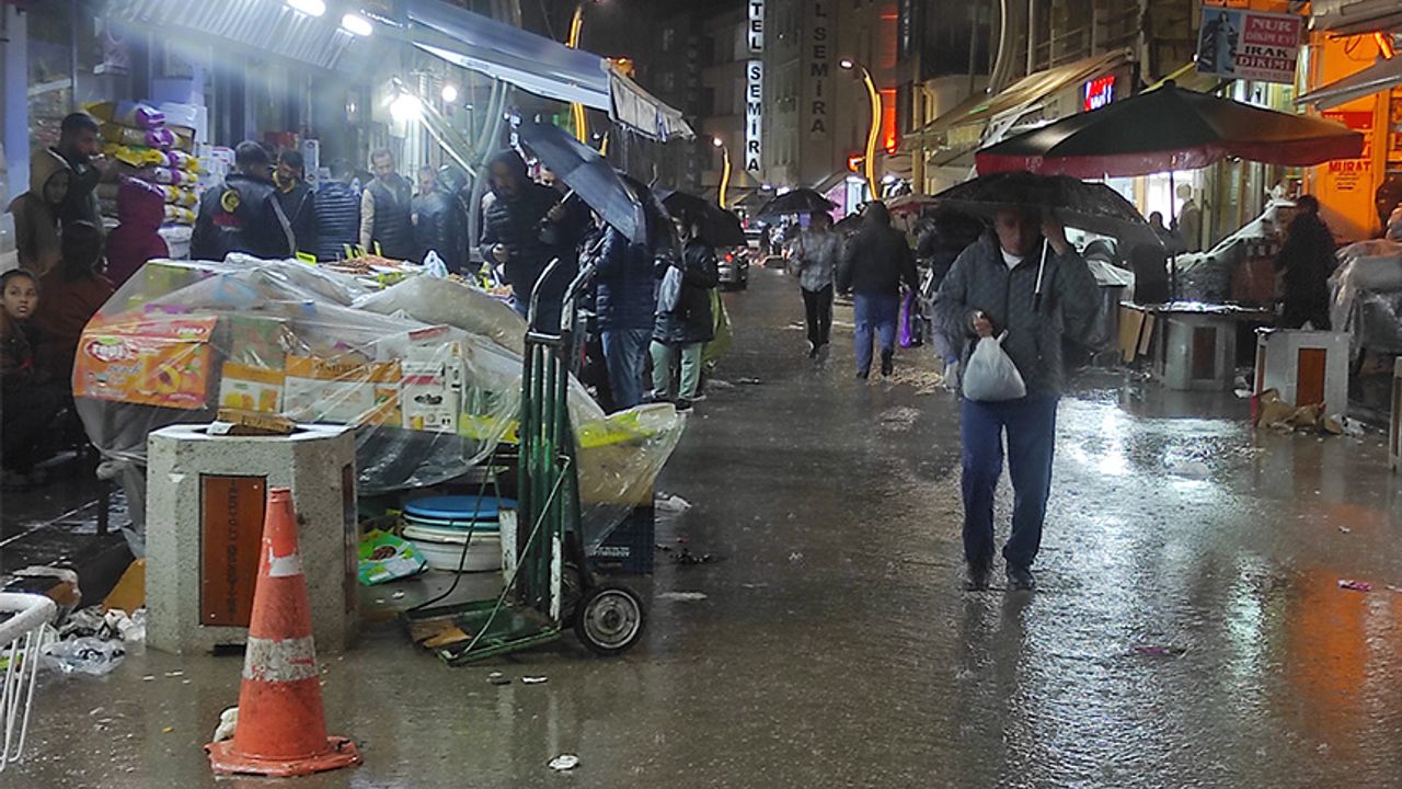 Van'da sağanak zor anlar yaşattı Görseli