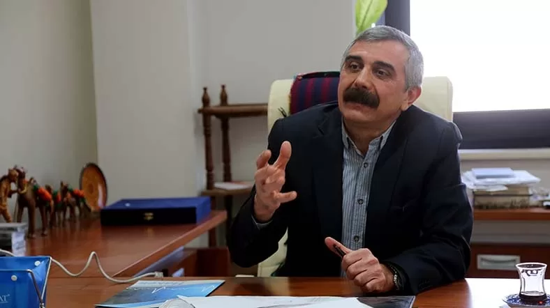Van'ın sevilen doktorlarından Çetin Kotan kalp krizi geçirdi! Görseli