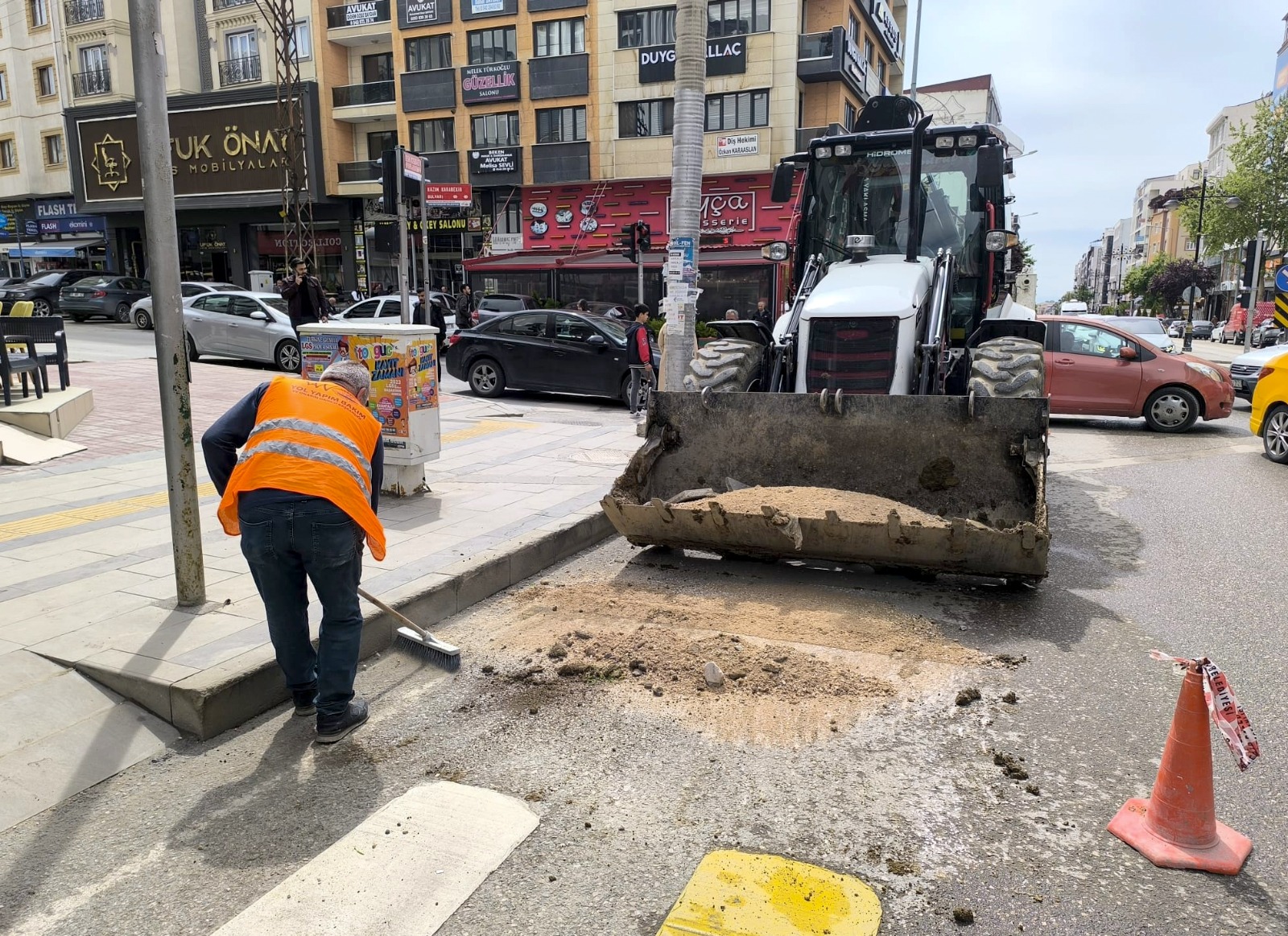 Van'da yol yapım çalışmaları aralıksız devam ediyor Görseli