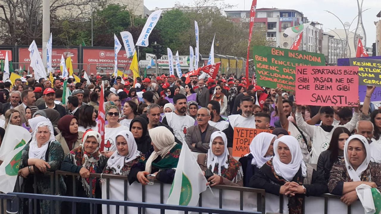 Van’da 1 Mayıs İşçi ve Emekçi Bayramı kutlandı Görseli
