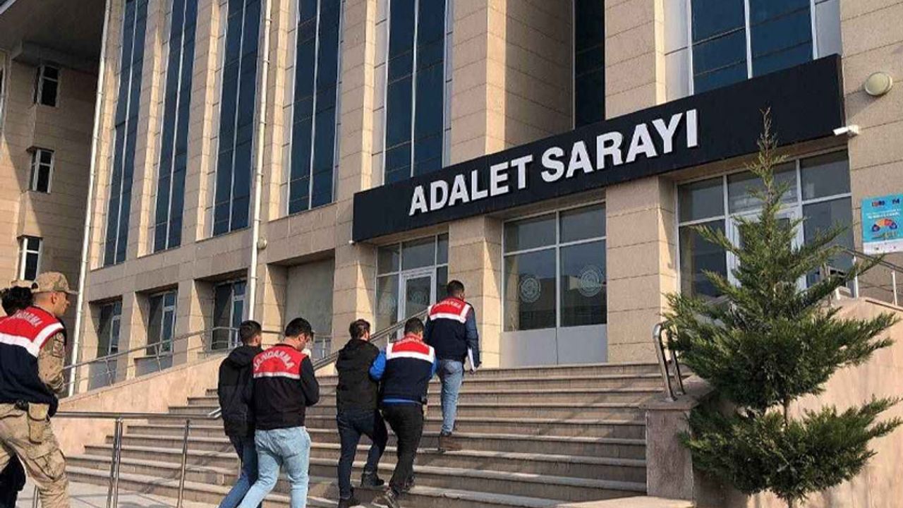 Van’da 18 yıldır ‘Öldürme’ suçundan aranan şahıs Ankara’da yakalandı Görseli