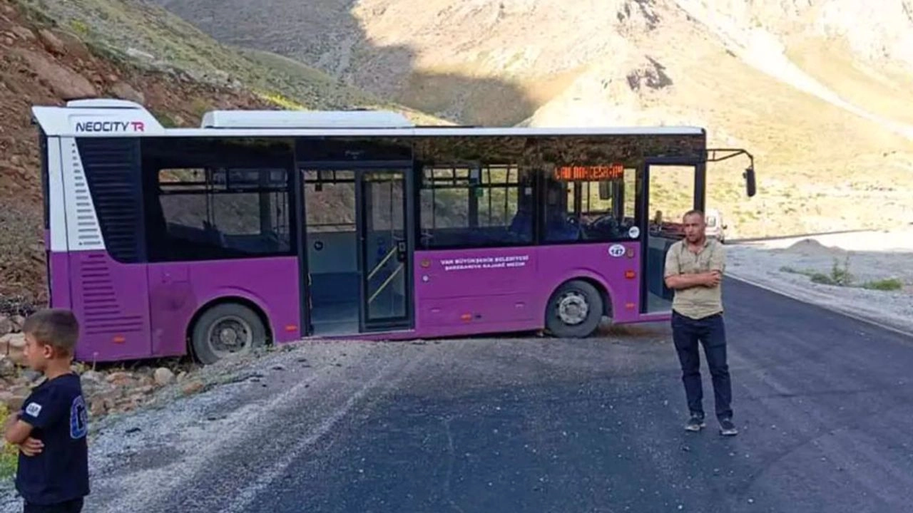 ''Mor otobüsler Bahçesaray yoluna uygun değil'' Görseli