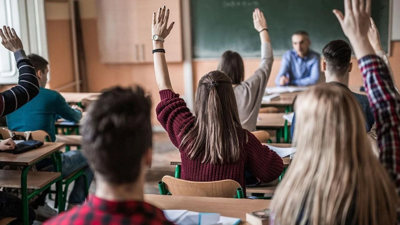 MEB'den liseler için 3+1 modeli! 4+4+4 değişiyor Görseli