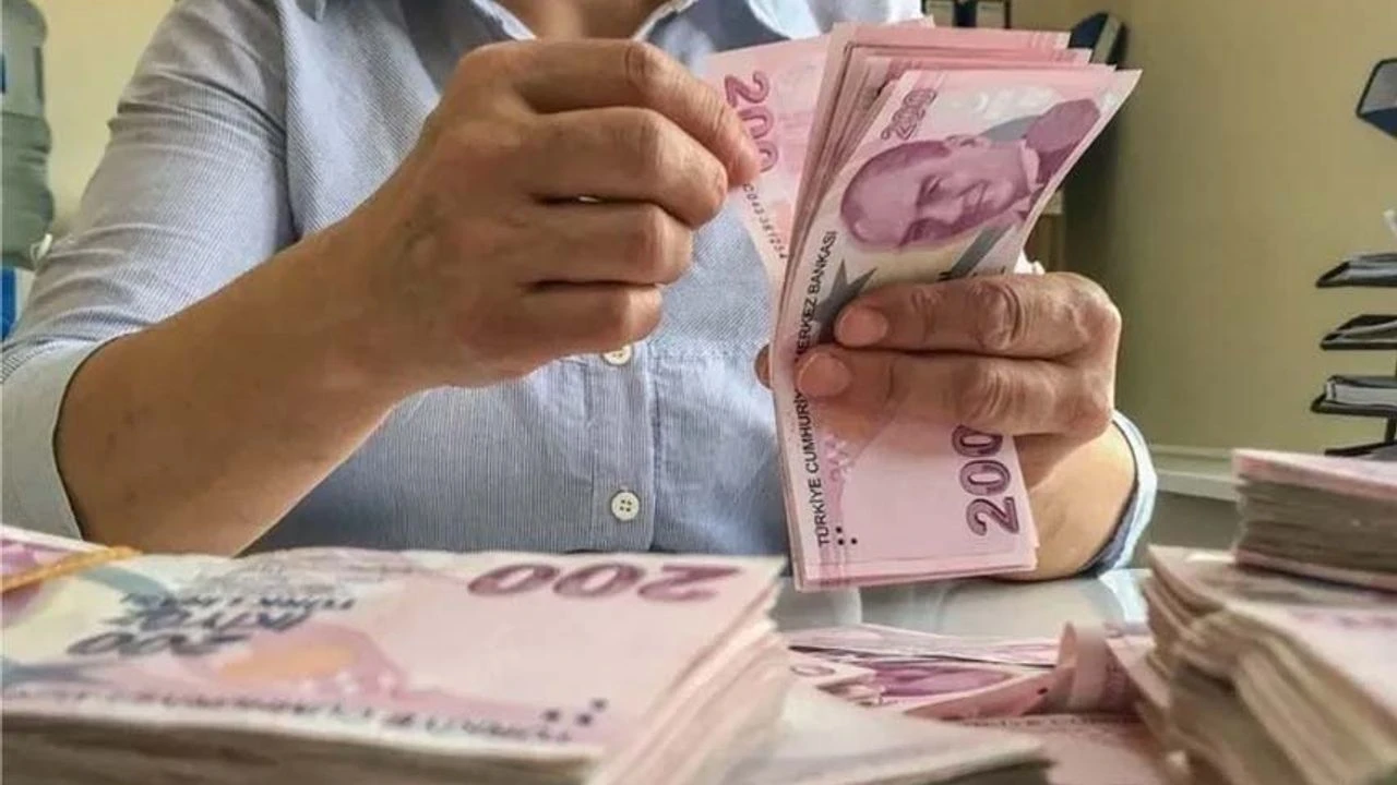 MEB önerdi, TBMM'de kabul edildi! 10 bin TL ek maaş geliyor! Görseli
