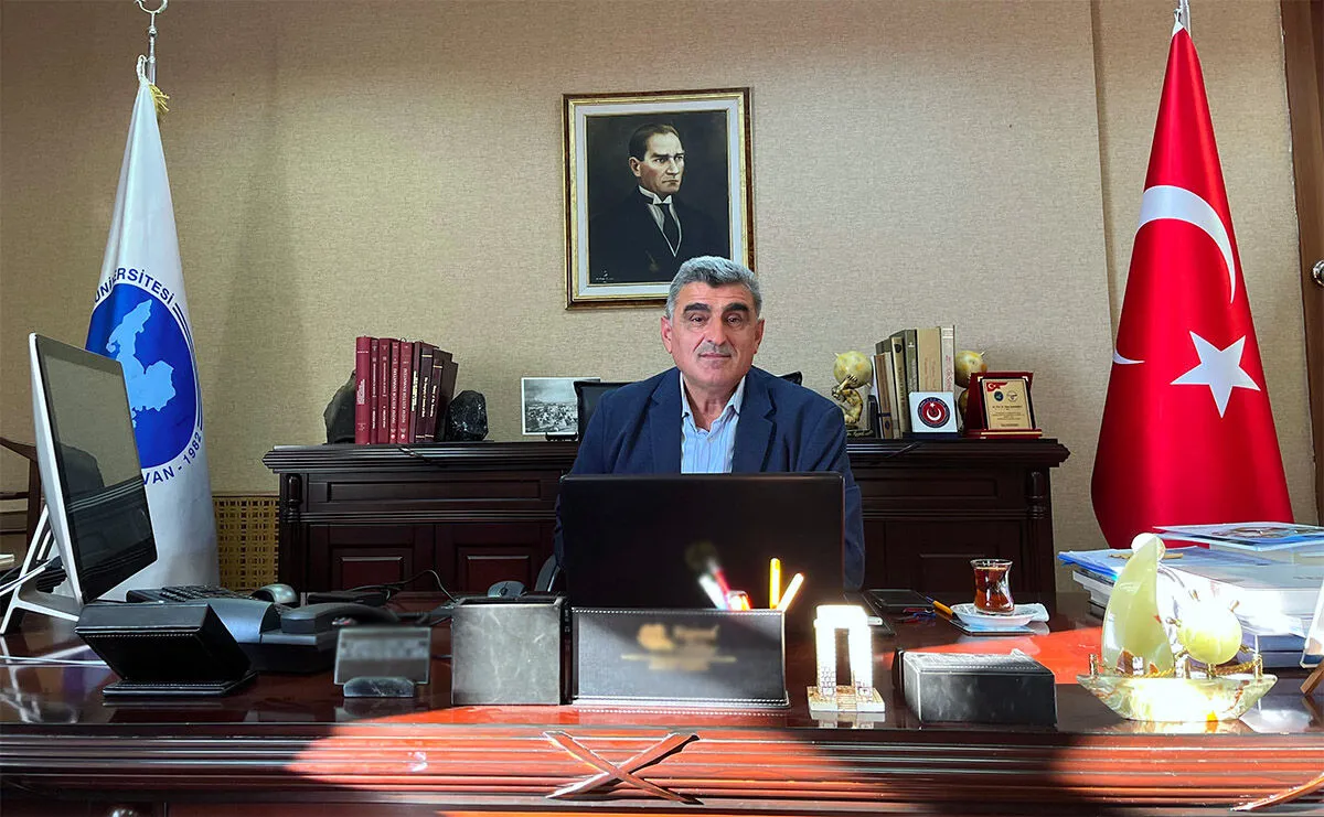 Çavuşoğlu Van'da hüküm sürmüş Urartuları anlattı! Görseli