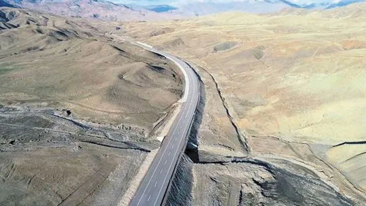 Van-Şırnak yeni yolla yakınlaşacak Görseli