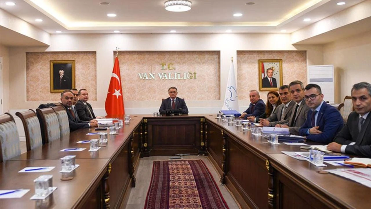 Yılan hikayesine dönen Van Çevre Yolu'nun son durumu masaya yatırıldı Görseli