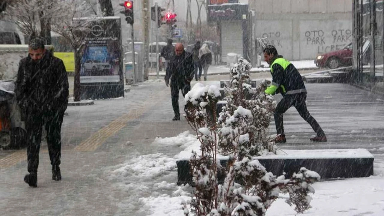 Vanlılar Dikkat! Kar yağışı geliyor Görseli