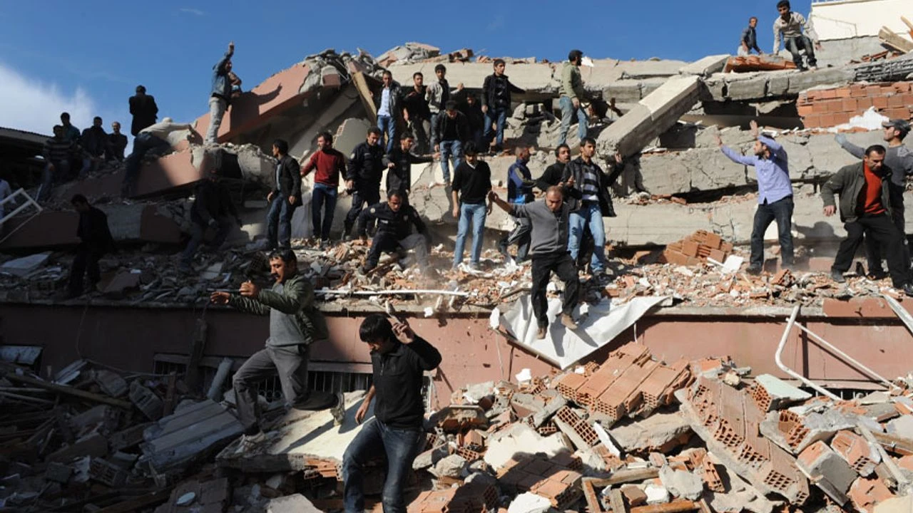 Van’da 9 Kasım depreminin 13. yılı Görseli