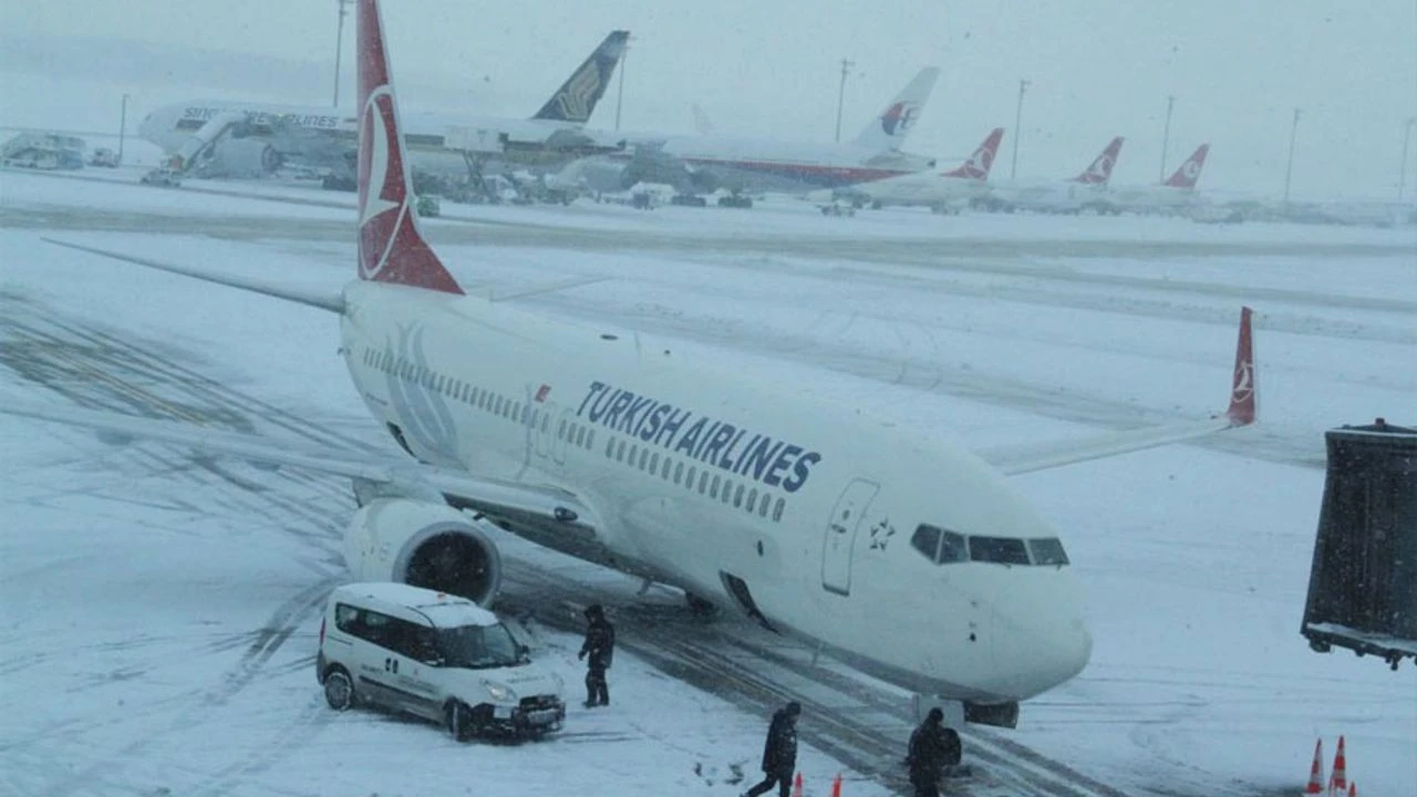 Van'da bazı uçuşlar iptal edildi! Görseli