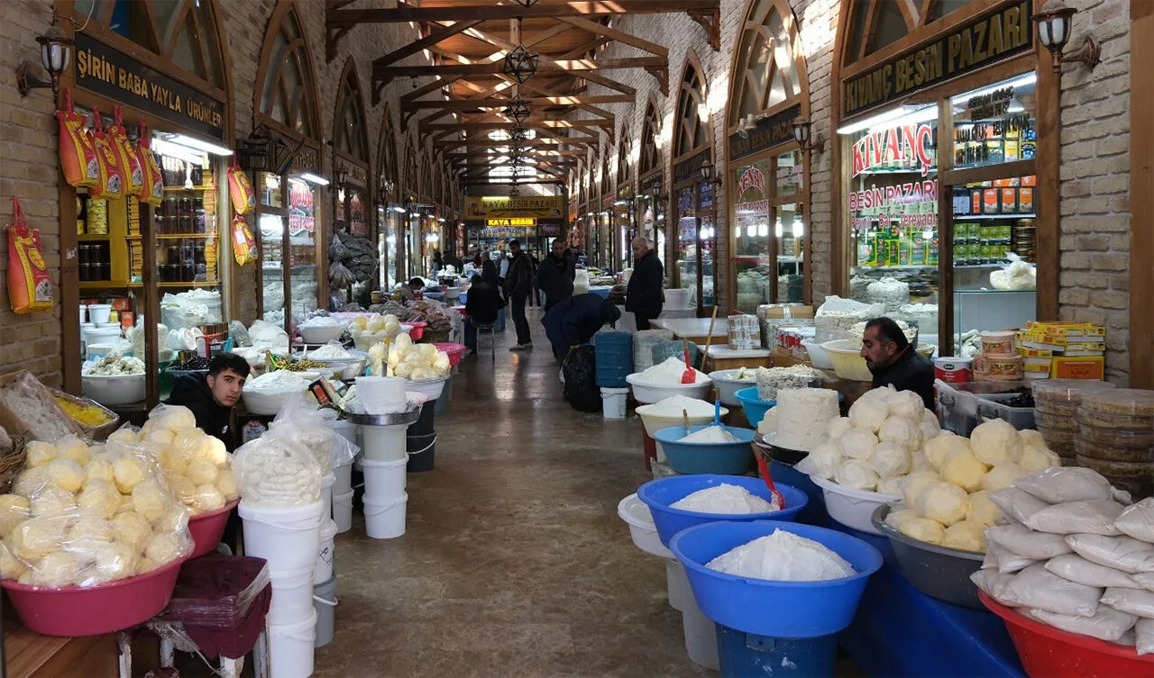 Van otlu peynirinin fiyatı cep yakıyor! Görseli