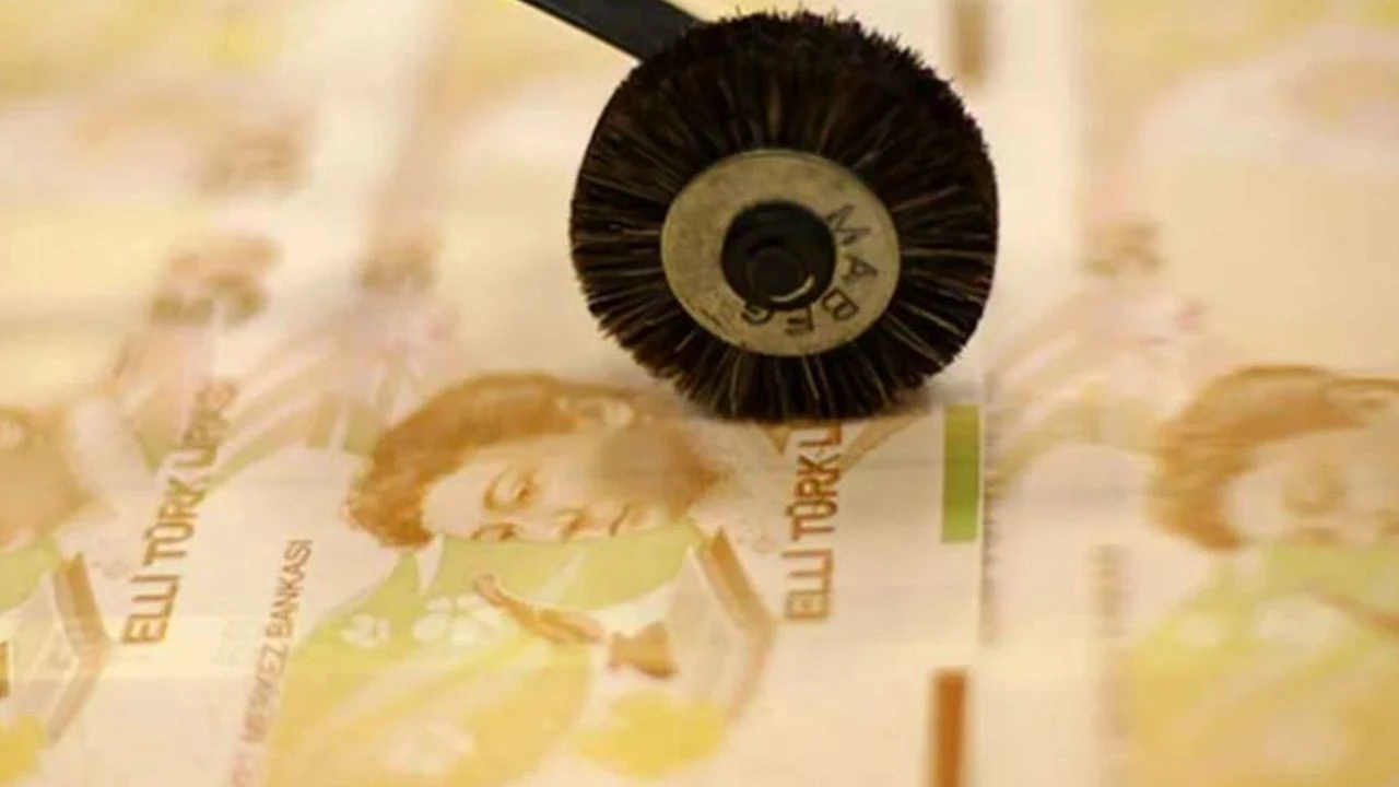 Yeni basım 50 ve 5 liralık banknot üzerindeki imzalar yenilendi Görseli