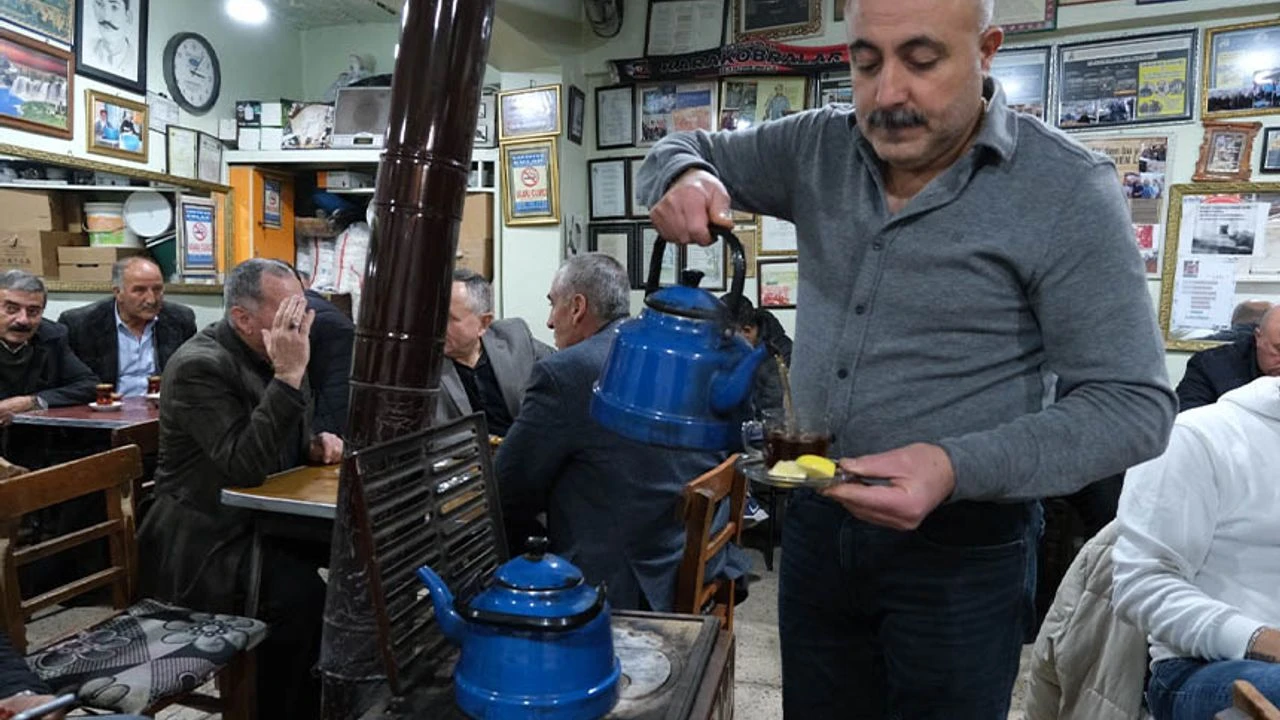Van’da 82 yıldır değişmeyen tat 'Kardeşler Çay Evi' Görseli