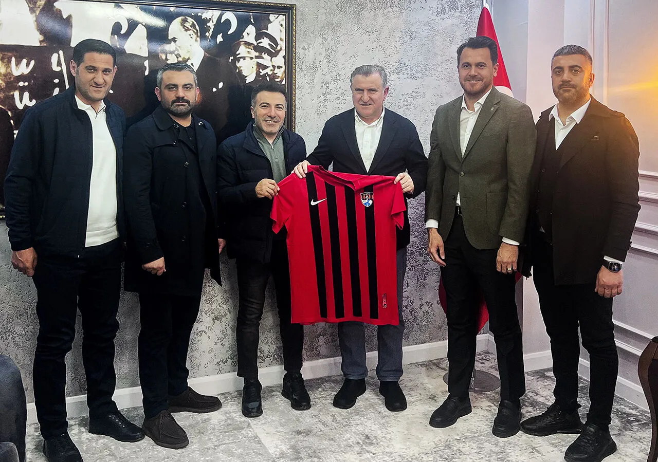 Van Spor FK'den Gençlik ve Spor Bakanı'na sürpriz ziyaret Görseli