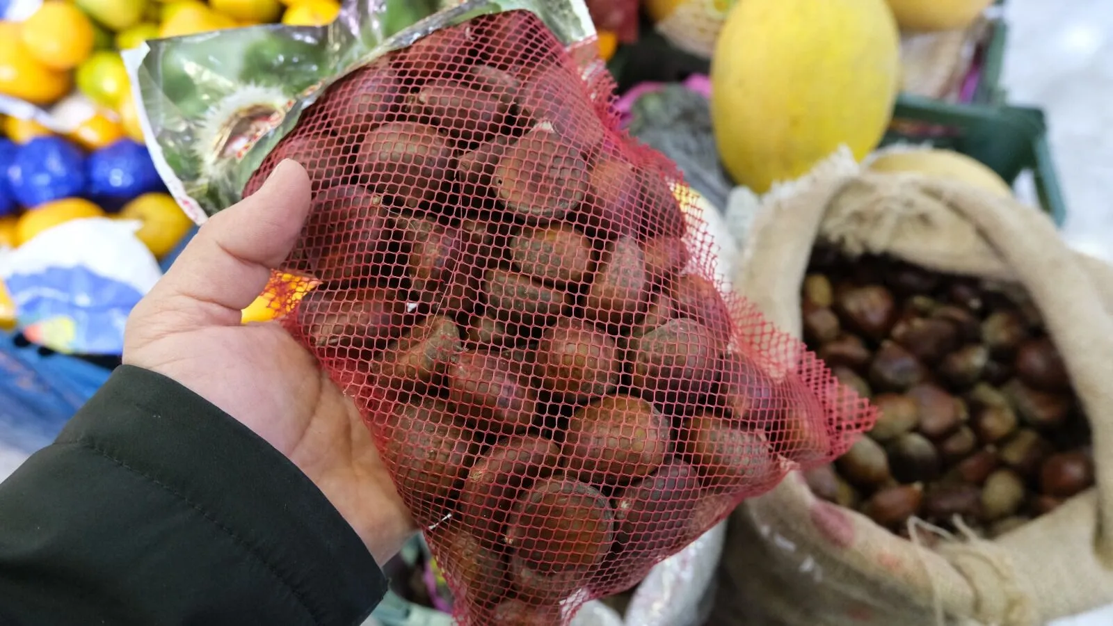 Van’da tezgâhlardaki yerini aldı! Kilo fiyatı 250 TL Görseli