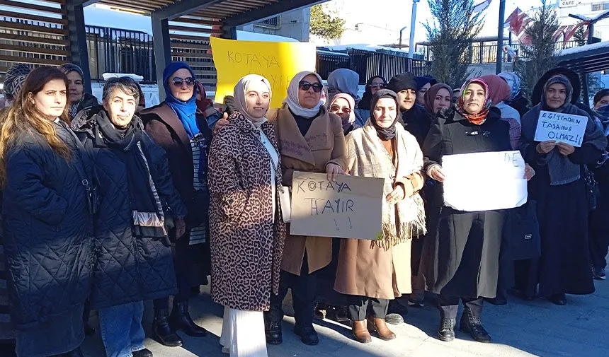 Van’da usta öğreticiler kursların yeniden açılmasını istiyor Görseli