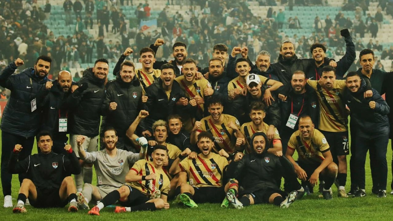 Vanspor'a sosyal medyadan adeta tebrik yağdı Görseli