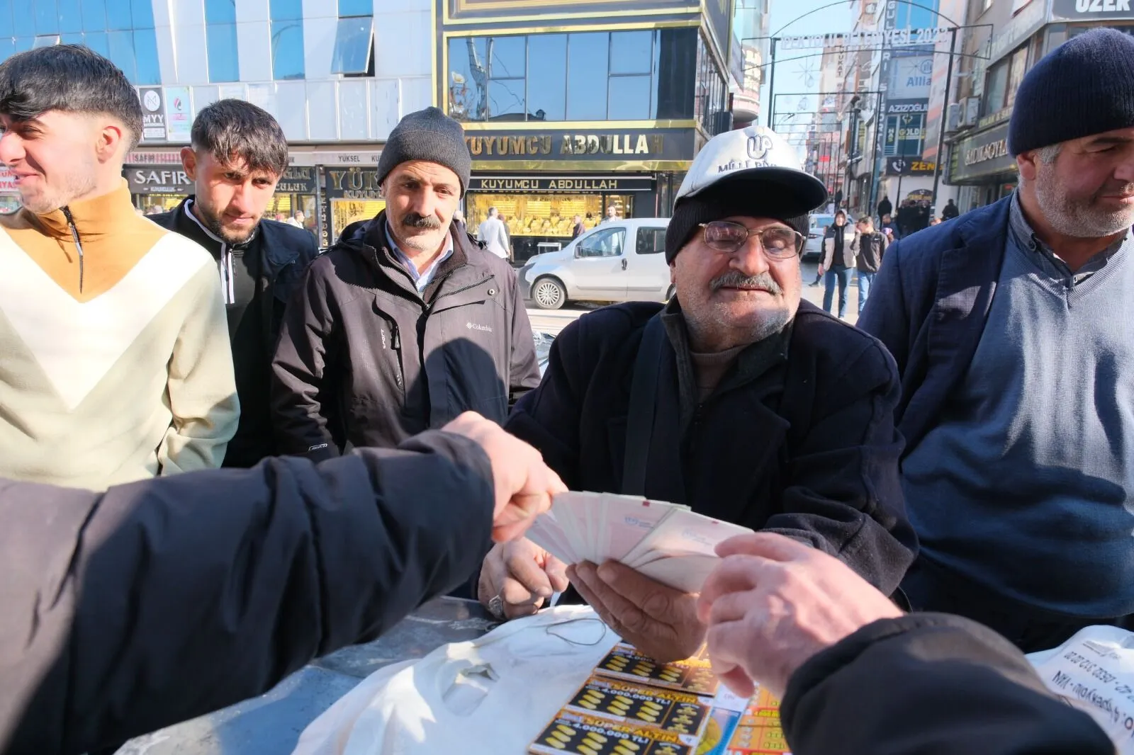 2025 yılına kısa süre kala Van’da yılbaşı biletleri satışa sunuldu Görseli