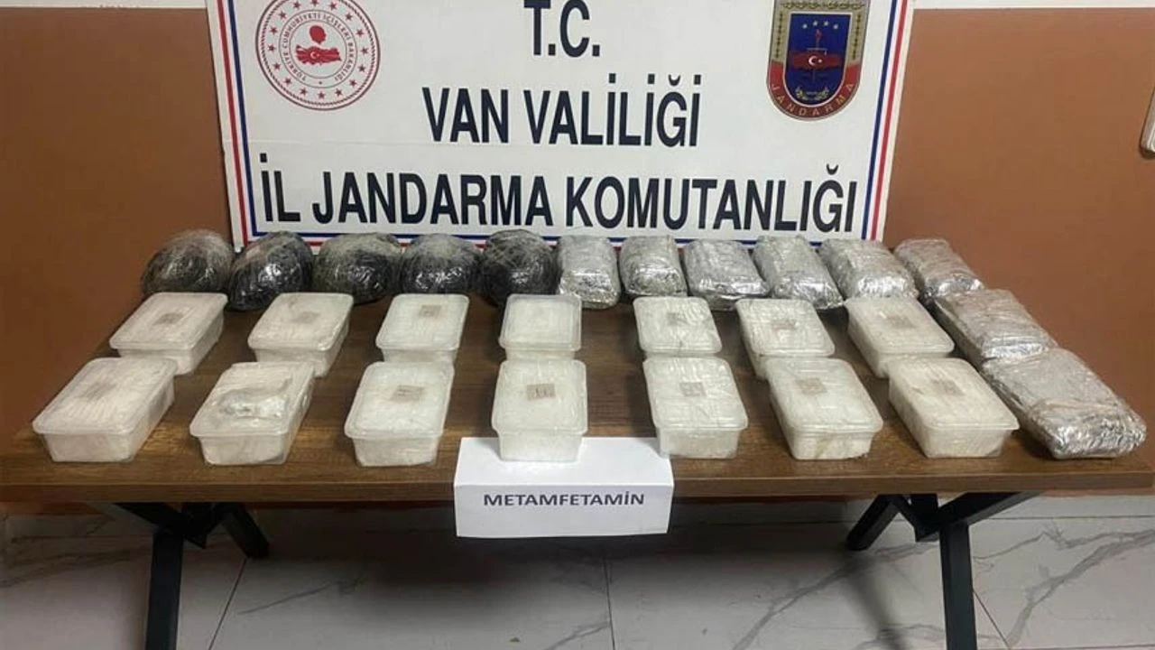 Van sınırda 21 kilo uyuşturucu ele geçirildi Görseli