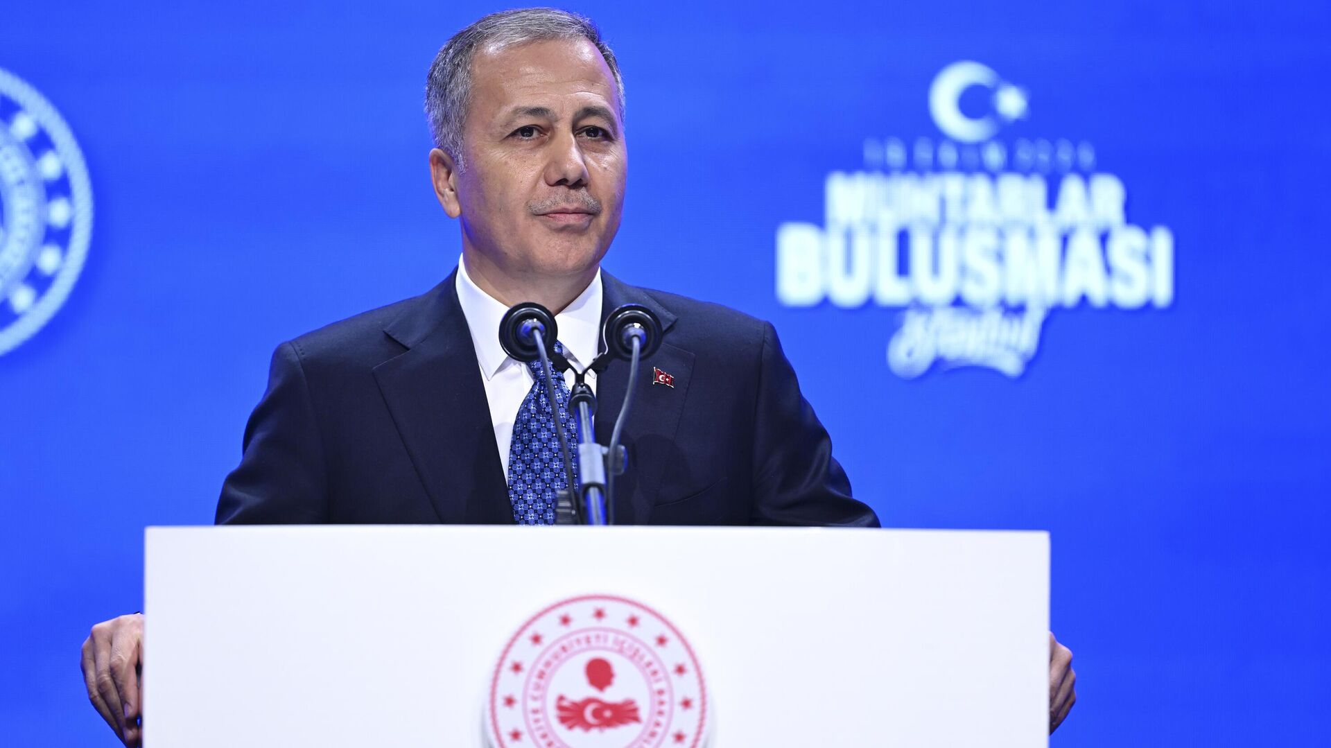 Bakan Ali Yerlikaya ülkesine dönen Suriyeli sayısını açıkladı! Görseli