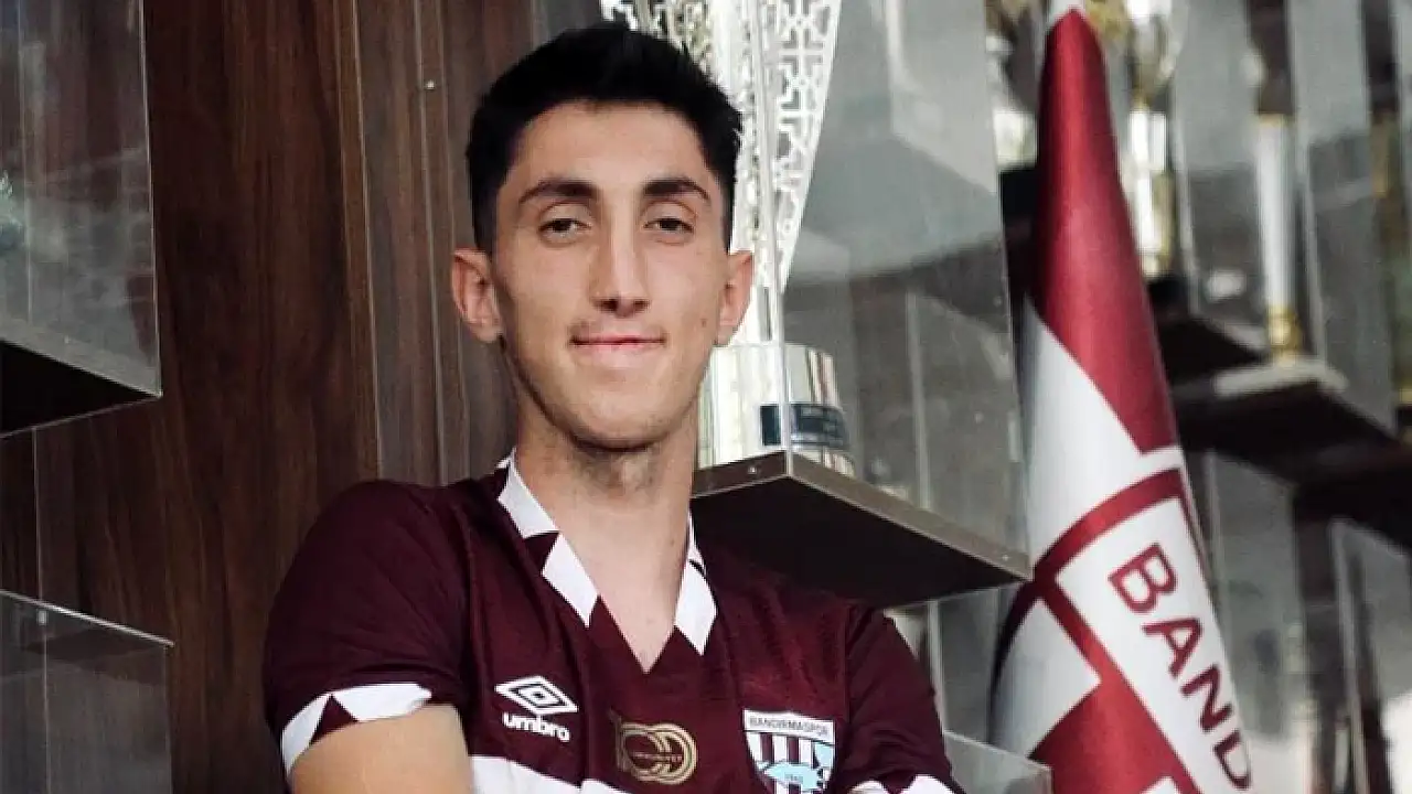 Vanspor Emre Batuhan Adıgüzel’i renklerine bağladı Görseli