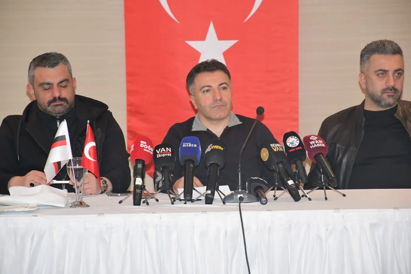 Erol Temel kulübün mali durumu hakkında açıklamalarda bulundu Görseli
