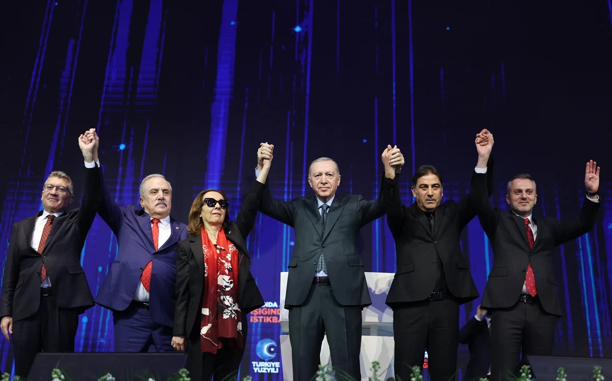 İşte Ak Parti'ye yeni katılan isimler Görseli