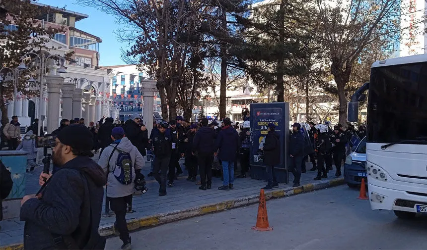 Van’da kayyum gerginliği Görseli