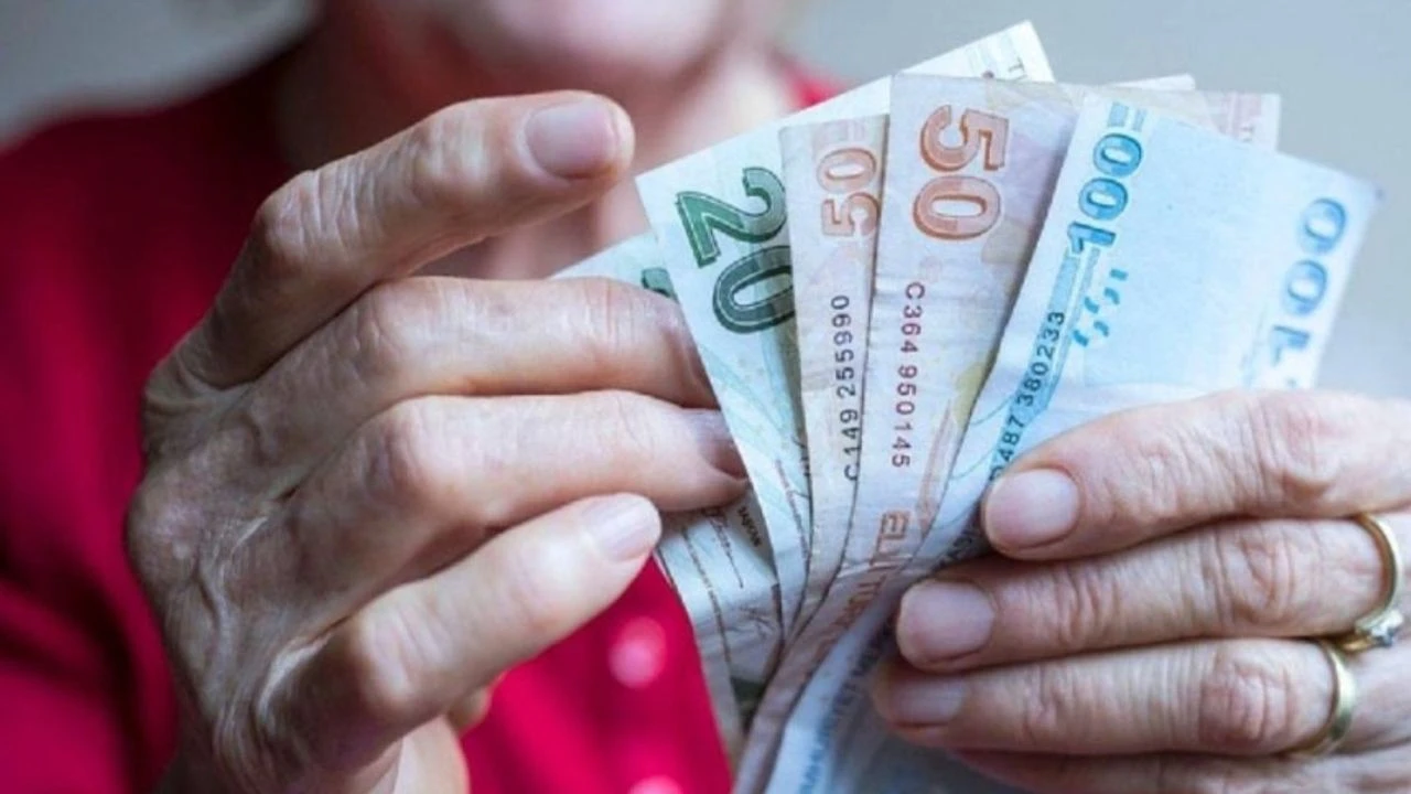 Emekli bayram ikramiyeleri ne kadar olacak? İşte konuşulan zam senaryoları Görseli