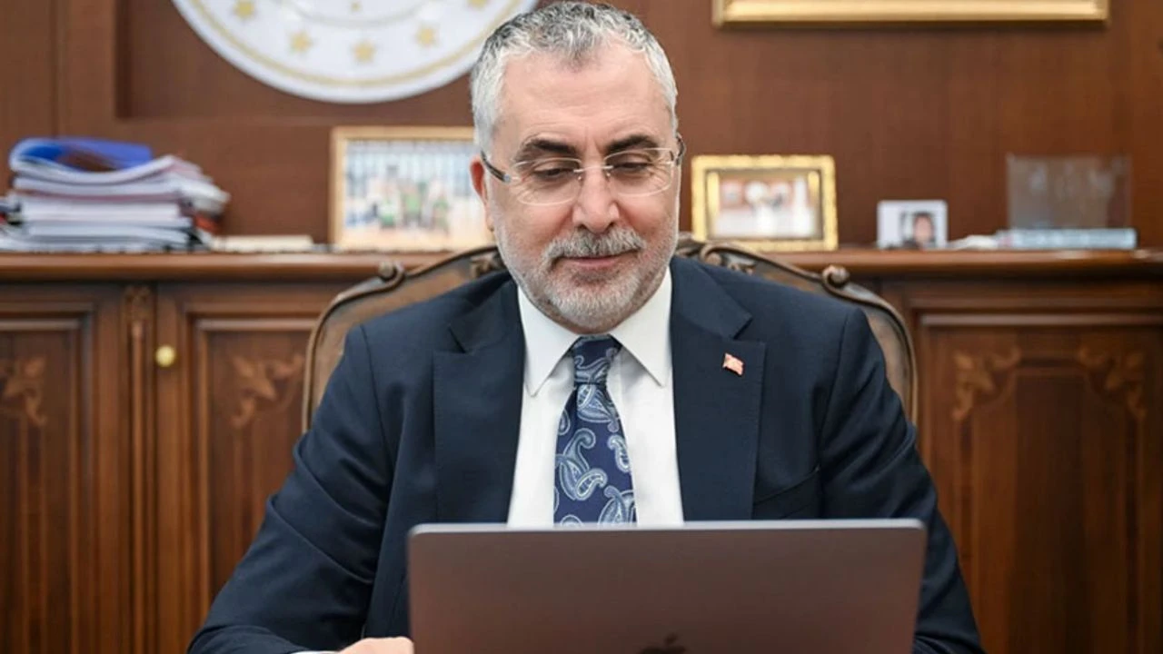 Vedat Işıkhan: İş gücüne katılım oranında tarihi zirveye ulaştık Görseli