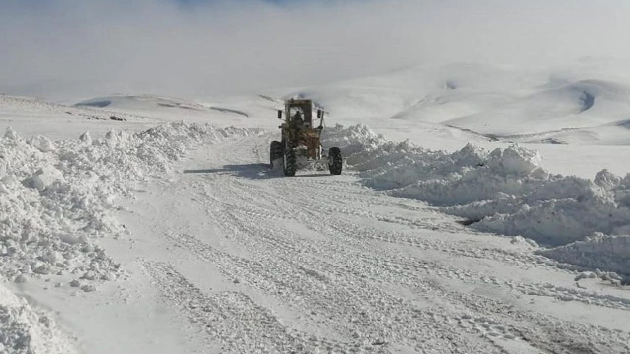 Van’da 560 yerleşim yeri yolu ulaşıma kapandı! Görseli