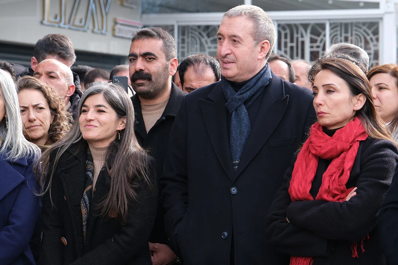 DEM Parti Eş Genel Başkanları Van’da konuştu Görseli