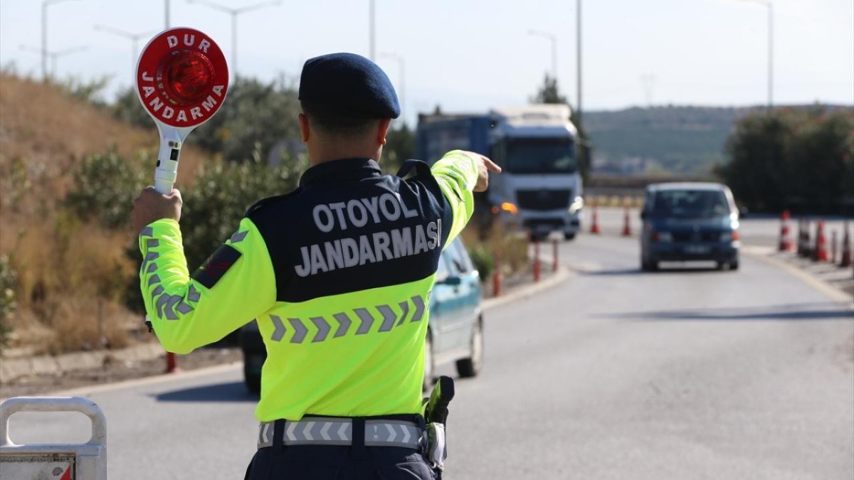 1 Haftada 3,8 Milyona Yakın Araç Kontrol Edildi Görseli