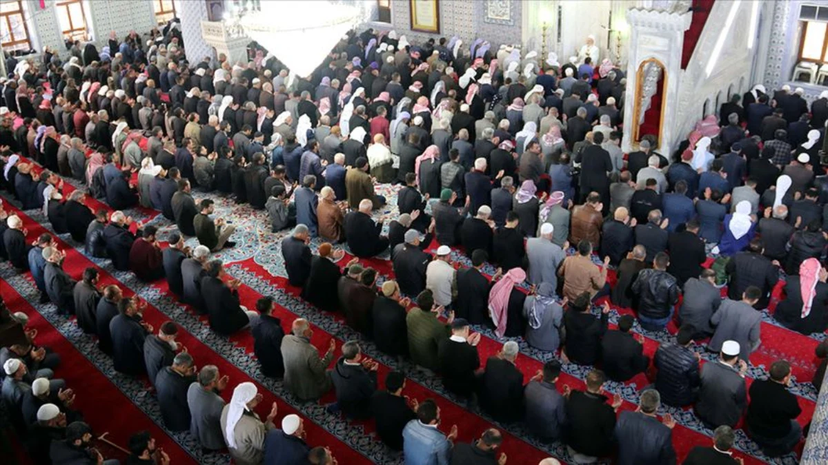 Van ve İlçelerinde 2025 Ramazan Bayramı Namaz Saatleri Belli Oldu Görseli