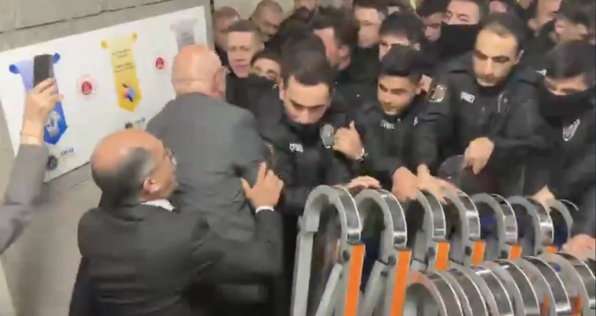 Çağlayan Adliyesi'nde Gergin Anlar Görseli