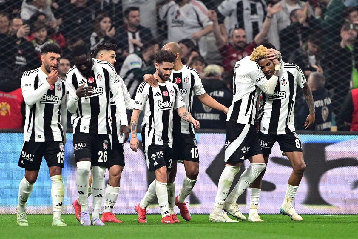 Beşiktaş, Dolmabahçe’de Galatasaray’ı Mağlup Etti! Görseli