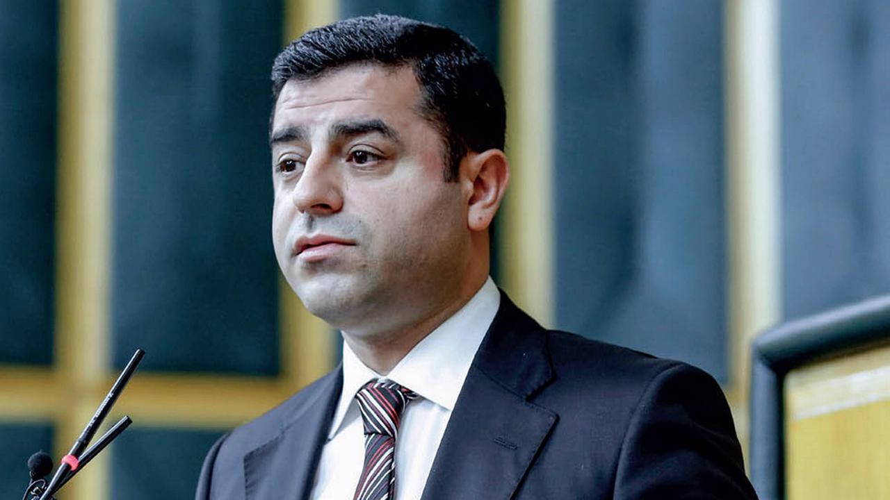 PKK’nın Fesih Kararı Sonrası Selahattin Demirtaş’tan İlk Mesaj Görseli