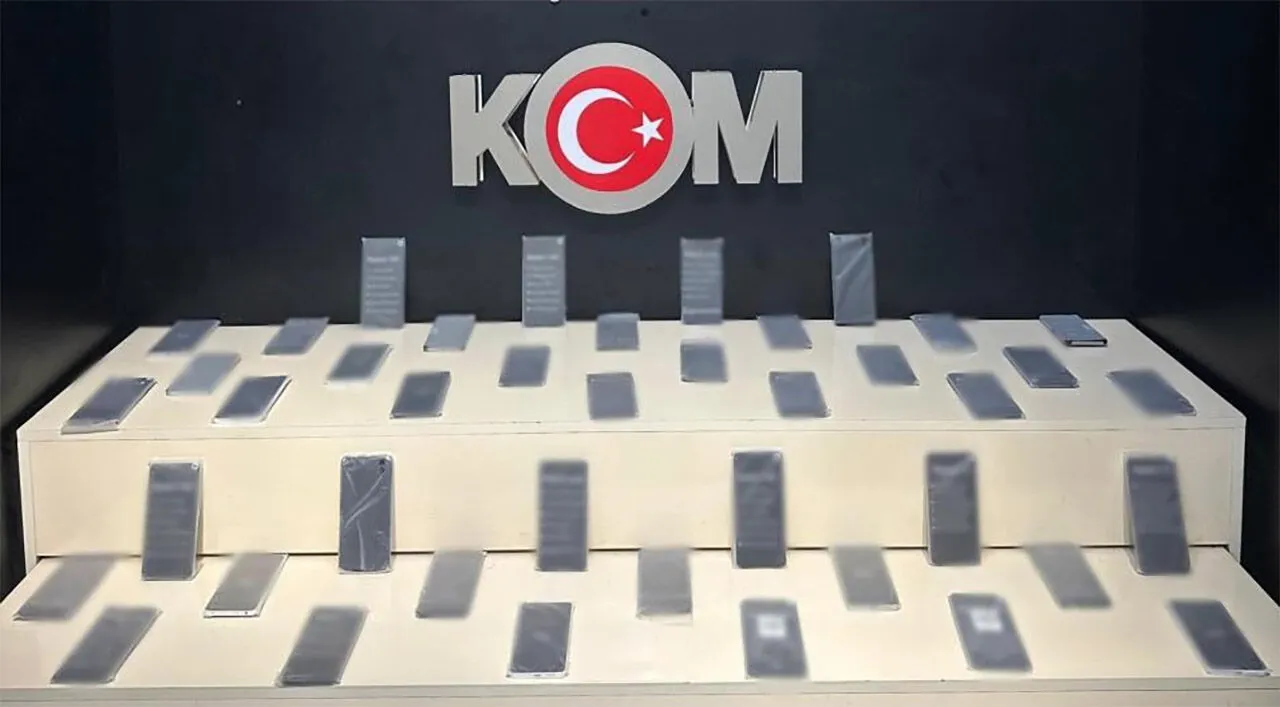 Van’da Kaçakçılığa Büyük Darbe: Çok Sayıda Malzeme Ele Geçirildi Görseli