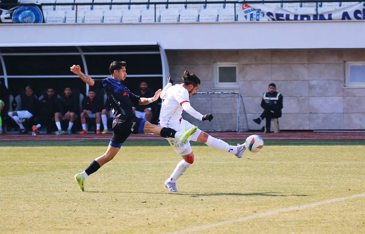 Van Spor FK, Deplasmanda Merkür Jet Erbaaspor’u 4-1’le Geçti Görseli