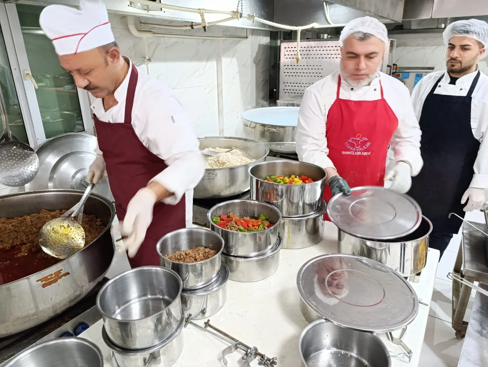 Van’da ihtiyaç sahiplerine iftar desteği Görseli