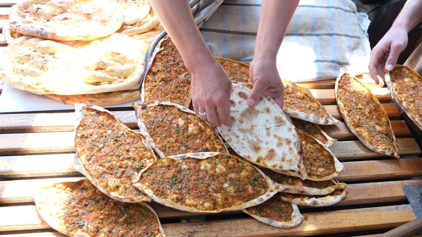 Van Kıymalısı Ramazan Sofralarının Vazgeçilmezi Olmaya Devam Ediyor Görseli